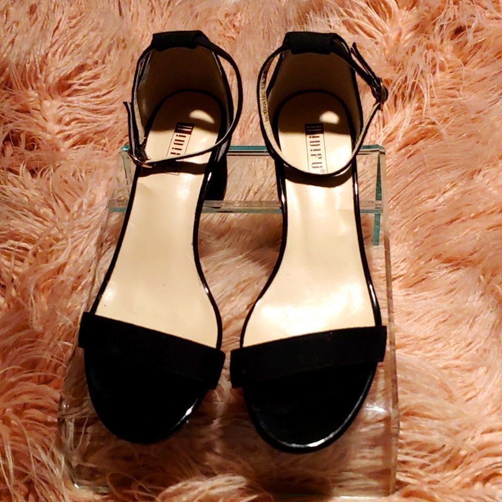 Black sandals nwot  